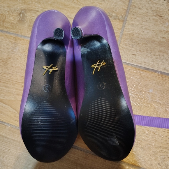 Lulu Hun Jeanie Vintage Heels - Picture 6 of 6